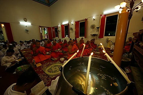ลูกอมผงพรายกุมาร-ผงโสฬส ว่านมงคล รุ่นแรก อาจารย์แว่น วัดสะพานสูง...(กล่องเดิม+rขาตั้งบูชา)...