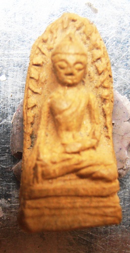 พระรอดก้นเลข๕วัดชัยพระเกียตริ สวยๆครับ