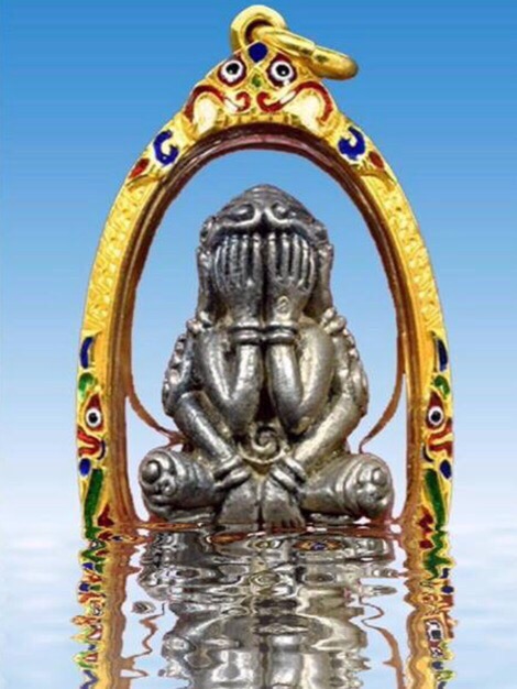 พระปิดตาพนมรุ้งยันต์ยุ่งเนื้อเงิน หลวงปู่ทิมวัดระหารไร่ปลุกเสกปี18