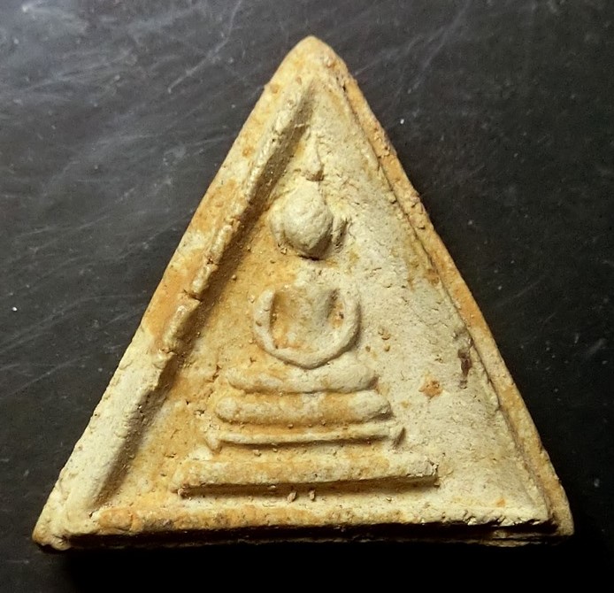 พระสมเด็จหลวงปู่หิน วัดระฆังปี2500 พิมพ์สามเหลี่ยมหน้าหมอนแช่น้ำมนต์