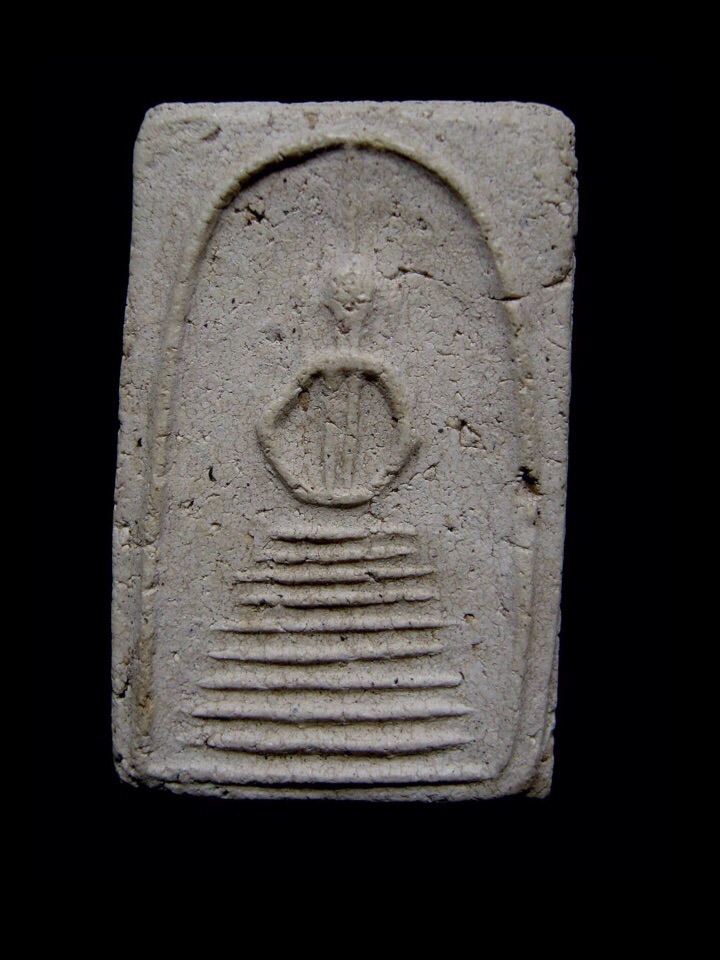 สมเด็จหลวงปู่ภูพิมพ์8ชั้นแขนหักศอก