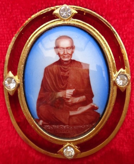  ล็อคเก็ตเข็มกลัด สมเด็จโต วัดอิน 4องค์ เคาะเดียว