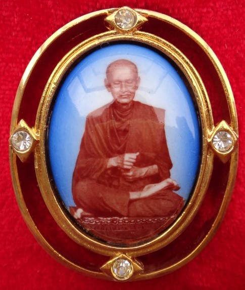  ล็อคเก็ตเข็มกลัด สมเด็จโต วัดอิน 4องค์ เคาะเดียว