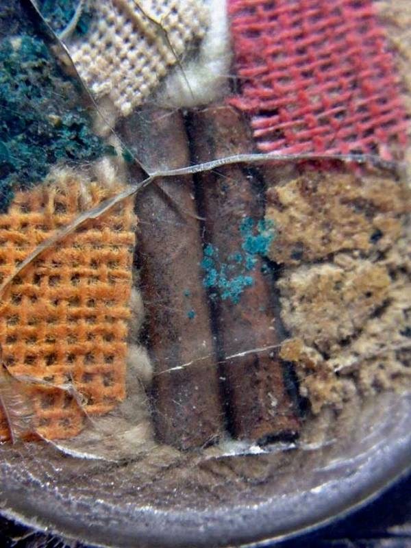 ตะกรุดสาริกา หลวงปู่ทิม เลี่ยมเก่า พร้อมของพุทธคุณ แท้เดิม