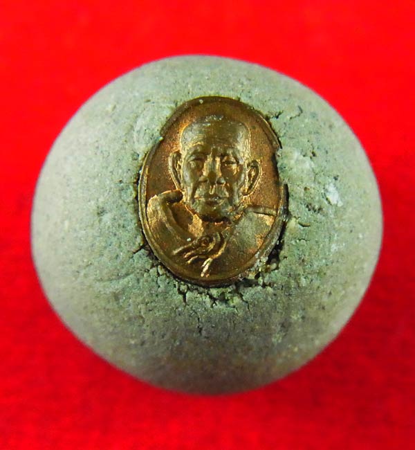 ลูกอมเนื้อผงพุทธคุณ 350 คณาจารย์ จารเปียก ฝังเม็ดยา หลวงปู่หมุน วัดซับลำใย