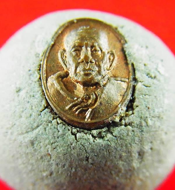 ลูกอมเนื้อผงพุทธคุณ 350 คณาจารย์ จารเปียก ฝังเม็ดยา หลวงปู่หมุน วัดซับลำใย