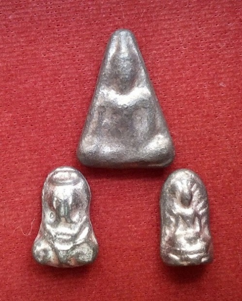 พระไตรภาคี เนื้อชินตะกั่ว หลวงปู่โต๊ะ วัดโคนอน ปี15 หลวงปู่โต๊ะ หลวงพ่อแพ ร่วมปลุกเสก..เคาะเดียวแดง.