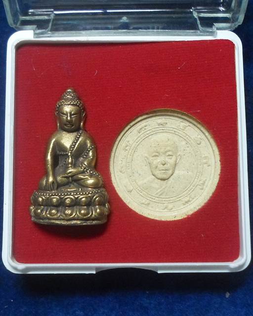 วัดช้างแทงกระจาด เพชรบุรี  พระกริ่ง หลวงพ่อแถม พระผงรูปเหมือน รุ่นสร้างโบสถ์ 2550