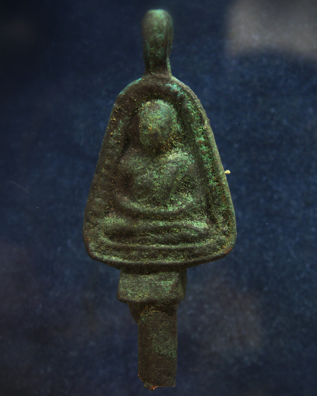 แท้ๆจากวัด!! เหรียญหล่อจอบใหญ่ หลวงพ่อเงิน รุ่นปืนแตก วัดคงคาราม (บางคลานใต้) ตัดจากช่อกรรมการ (11)