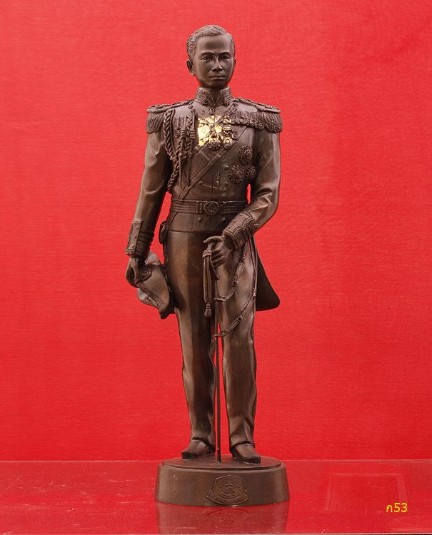 พระบูชากรมหลวงชุมพรเขตอุดมศักดิ์ ทัพเรือภาคที่ 2 ฐานทัพเรือสัตหีบสร้าง สูง 18.5 นิ้ว ปี 2545