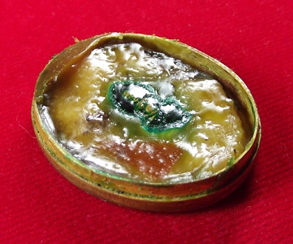 ตลับสีผึ้งหลวงปู่หมุน อ.ขวัญ จัดสร้างตลับเมื่อปี 51 บรรจุสีผึ้งเสาร์ห้ามหาเศรษฐี ปี 2543