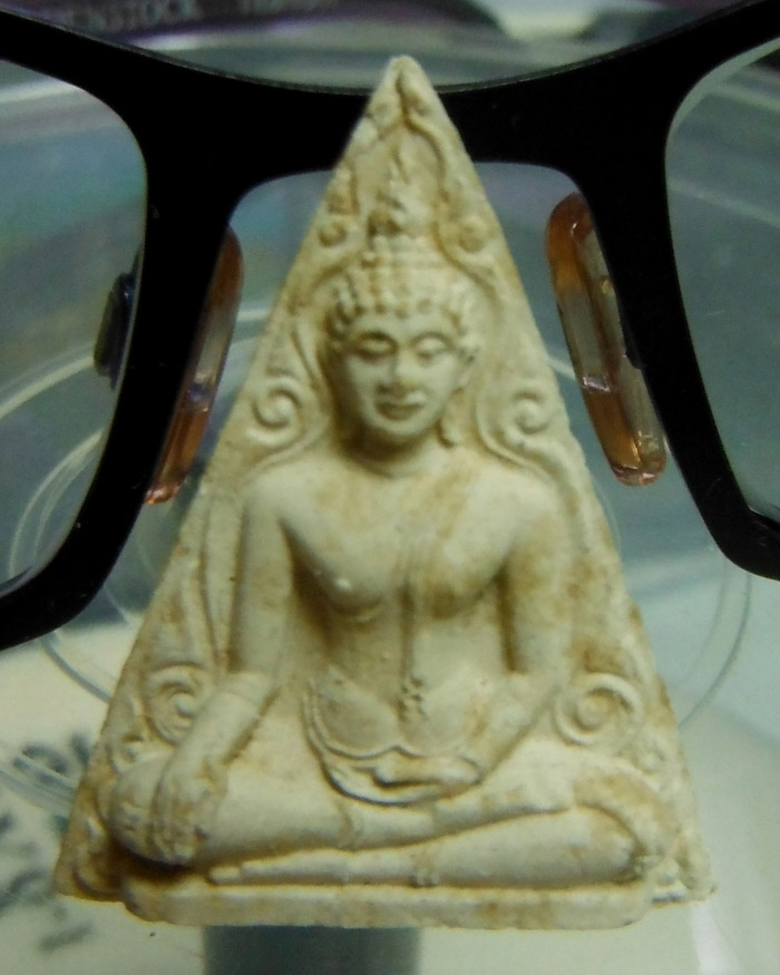 >> เคาะเดียว...วัดใจ << พระนางพญา หลวงปู่แหวน ปี 2516 (องค์-2)