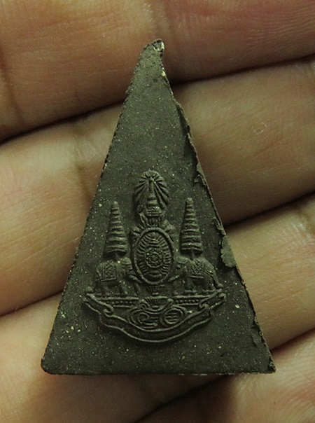 4 พระกำลังแผ่นดิน พิมพ์ใหญ่ (เนื้อดำ นิยม) มวลสารจิตรลดา ในหลวงครองราชครบ 50 พรรษา พ.ศ. 2539