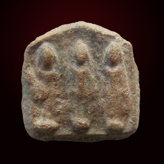 พระกำแพงยือตอเปิดโลกไตรภูมิ  กรุผู้ใหญ่เชื้อ  เนื้อดิน