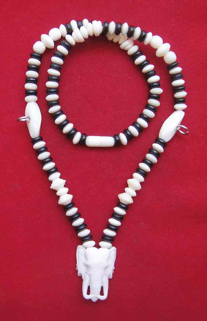 ***สร้อยคล้องพระกระดูก + เม็ดกะลาตาเดียว หัวขุนกล างหัวช้างงานแฮนเมด (Hand Made) เม็ดดำมือหนึ่ง ความ