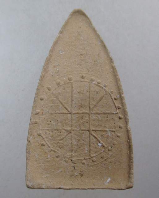 ๒๐ พระพุทธชินราช  หลังยันต์ดวง