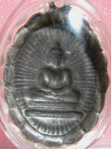 หลวงพ่อโสธร เนื้อเงินลงยา ปี2482 วัดโสธรฯ จ .ฉะเชิงเทรา อยู่ในเลี่ยมพลาสติก