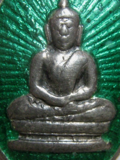 หลวงพ่อโสธร เนื้อเงินลงยา ปี2482 วัดโสธรฯ จ .ฉะเชิงเทรา อยู่ในเลี่ยมพลาสติก