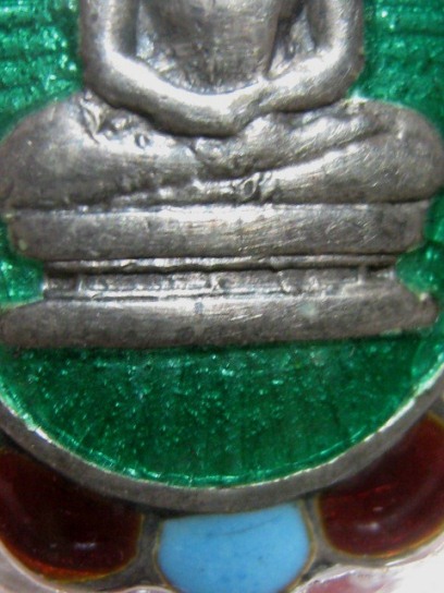 หลวงพ่อโสธร เนื้อเงินลงยา ปี2482 วัดโสธรฯ จ .ฉะเชิงเทรา อยู่ในเลี่ยมพลาสติก