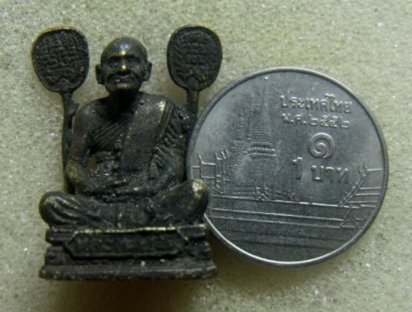 **วัดใจ**รูปเหมือนหลวงพ่อเงิน บางคลาน เนื้อทองผสม**สวยๆ เชิญชมครับ