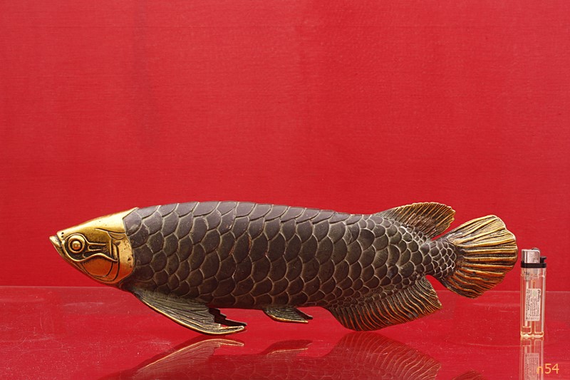 ปลามังกร ปลามงคล งานทองเหลืองเขียวปัดทอง