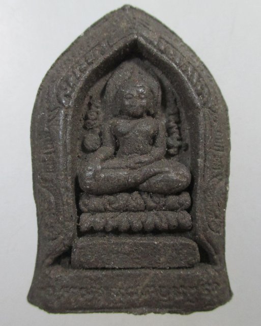 ๒๐ พระพุทธสิหิงค์ เนื้อว่าน