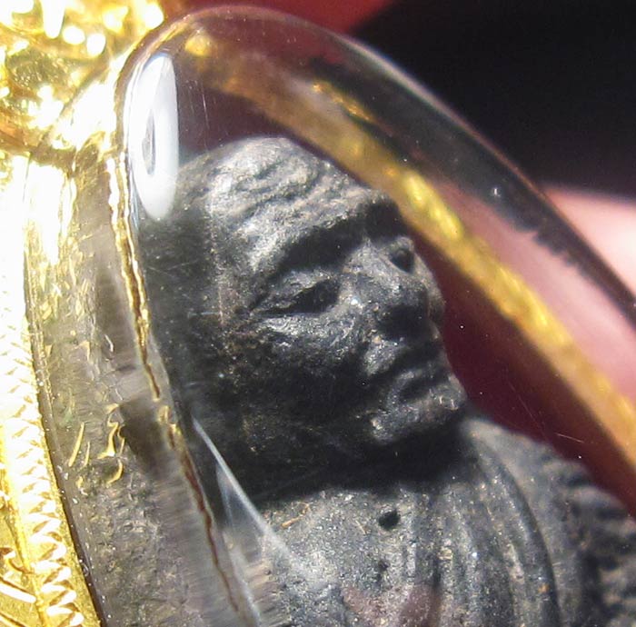 เคาะเดียว หลวงปู่ทวด พิมพ์ใหญ่ ปี24 พร้อมบัตร จมูกโด่งๆ เลี่ยมทองพร้อมใช้ 