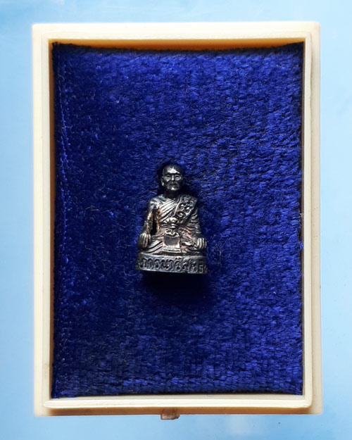 @ รูปหล่อรวยเงิน ปี2535 เนื้อเงิน หลวงพ่อจรัญ วัดอัมพวัน จ.สิงห์บุรี @