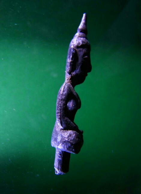 พระยอดธง ปางสมาธิ