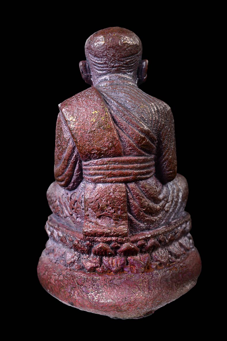 หลวงปู่ทวด พิมพ์เบ้าทุบมหาลาภ เนื้อนวะโลหะ รุ่นกฐิน วัดช้างให้ ปี 2540 สร้าง 9999 องค์ครับ 