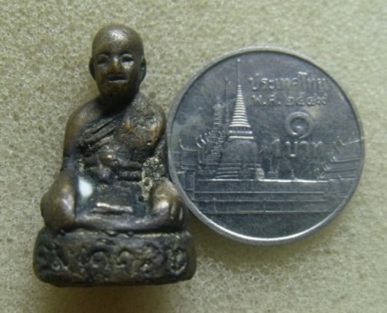 **วัดใจ**พระรูปหล่อโบราณ เนื้อโลหะผสม เก่าๆ เนื้อจัด ไม่ทราบที่**สวยๆ เชิญชมครับ