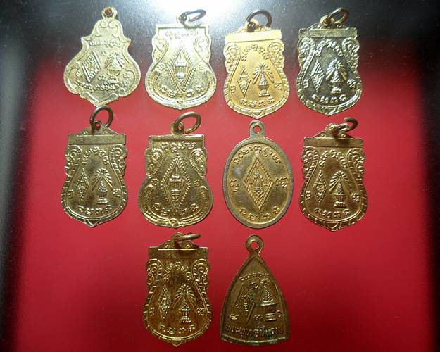 เหรียญพระพุทธชินราช วัดพระศรีรัตนมหาธาตุ เนื้อกะไหล่ทองลงยา ชุด10เหรียญ ชุดที่3