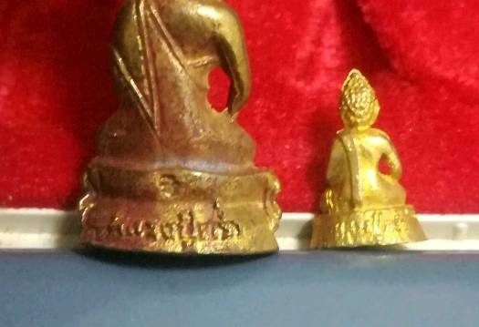 พระกริ่งคู่พระชัยวัฒน์ หลวงปู่คร่ำ วัดวังหว้า จ.ระยอง เนื้อฝาบาตร ปี37 กล่องเดิม