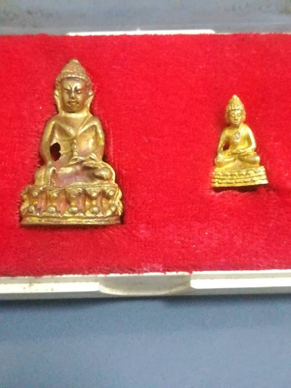 พระกริ่งคู่พระชัยวัฒน์ หลวงปู่คร่ำ วัดวังหว้า เนื้อฝาบาตร ปี37 กล่องเดิม