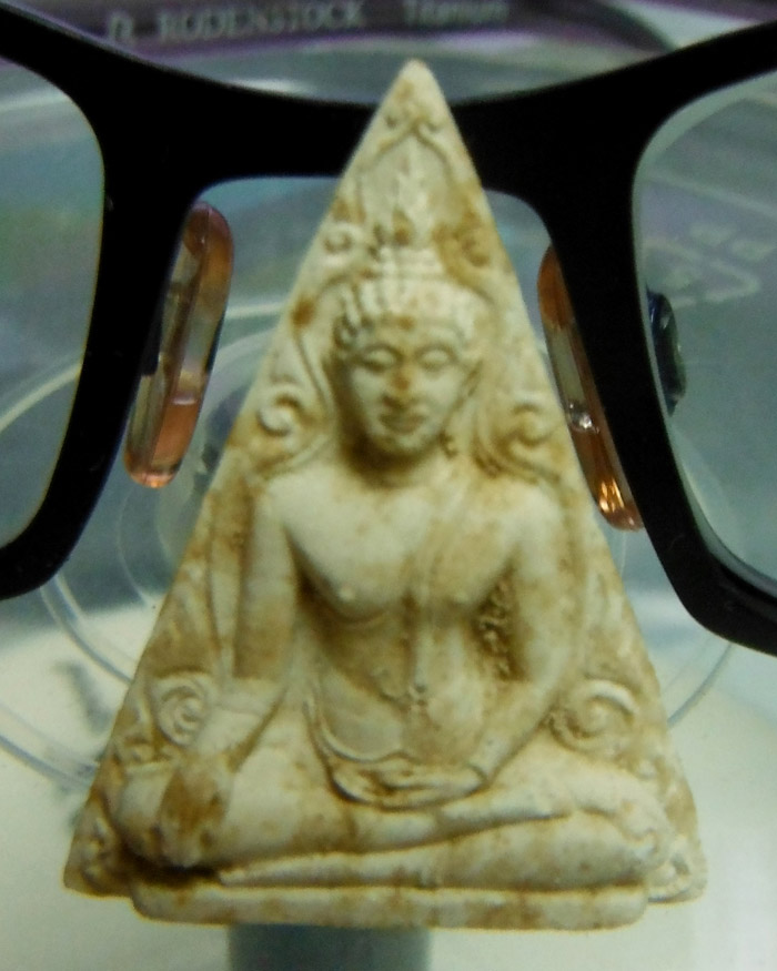 >> เคาะเดียว...วัดใจ << พระนางพญา หลวงปู่แหวน ปี 2516 (องค์-1)