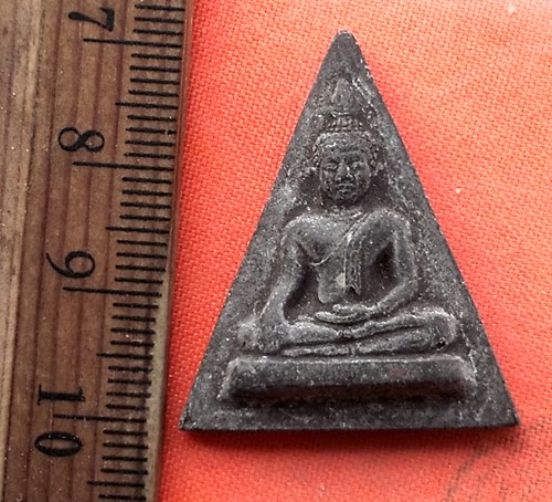 เริ่ม 10 บาท กับ สมเด็จนางพญาเสน่ห์จันทร์ เนื้อผงแร่เหล็กน้ำพี้   …EE35