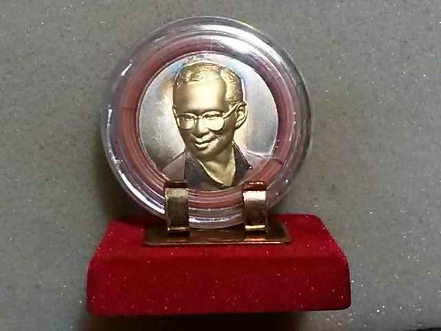 เหรียญรัชกาลที่๙ เนื้อสามกษัตริย์ เดิมๆครับ