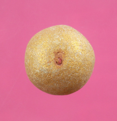 ลูกอมเมตตามหานิยม(ผสมผงพรายกุมาร เนื้อว่านดอกทอง)โค๊ต3 จารมือ ปี 2554 หลวงพ่อสาครวัดหนองกรับครับ 