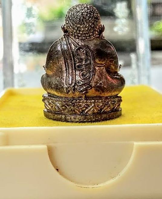 พระสังกัจจายน์ "รับทรัพย์" ไตรมาส54 หลวงพ่อสาคร วัดหนองกรับ เนื้อนวะโลหะฐานบัว ก้นอุดผงno.413สภาพสวย