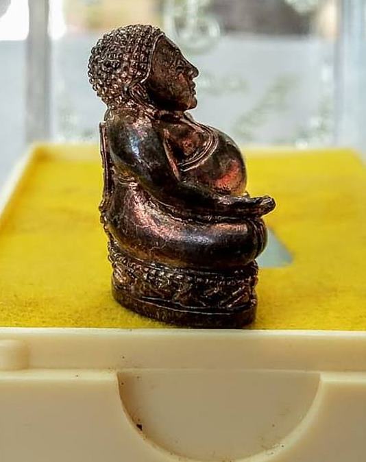 พระสังกัจจายน์ "รับทรัพย์" ไตรมาส54 หลวงพ่อสาคร วัดหนองกรับ เนื้อนวะโลหะฐานบัว ก้นอุดผงno.413สภาพสวย