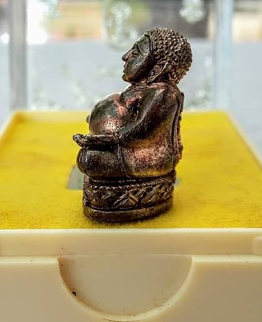 พระสังกัจจายน์ "รับทรัพย์" ไตรมาส54 หลวงพ่อสาคร วัดหนองกรับ เนื้อนวะโลหะฐานบัว ก้นอุดผงno.413สภาพสวย