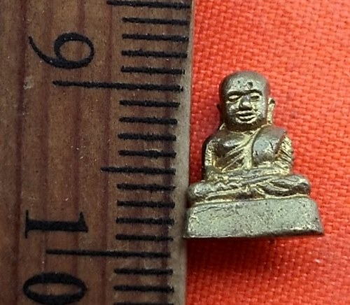 เริ่ม 10 บาท กับ รูปหล่อจิ๋ว หลวงพ่อเงิน   …EG459