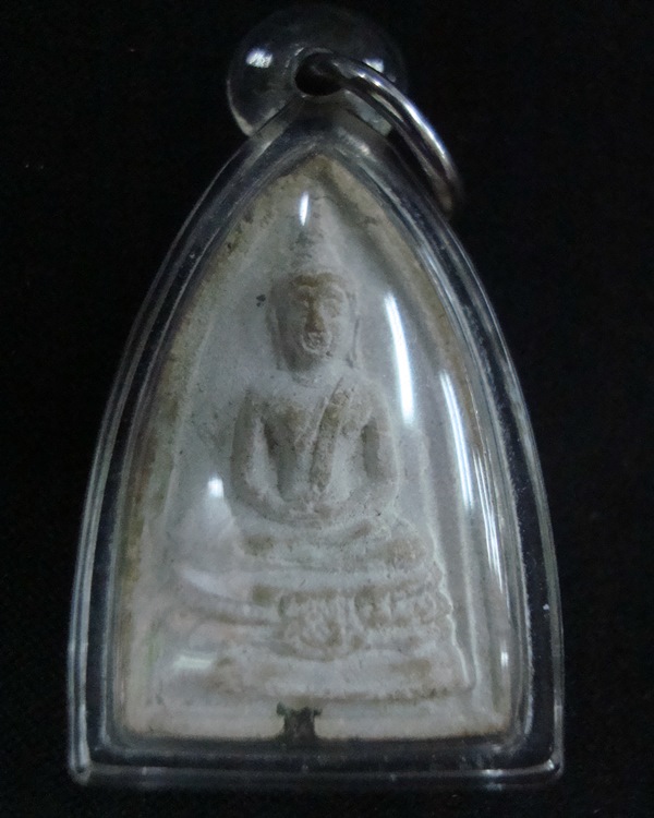 พระกลีบบัวเล็ก หลวงปู่โต๊ะ เนื้อผงเกสรแช่น้ำมนต์ ปี 2521 ฝังตะกรุด