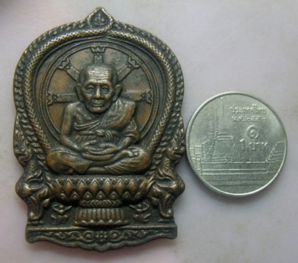วัดใจ**เหรียญเสมานั่งพานหลวงปู่ทวด ชนะจน วัดช้างให้ เนื้อทองแดง**สวยๆ เชิญชมครับ