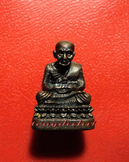 รูปหล่อหลวงพ่อทวด วัดช้างให้ รุ่นสร้างพระตำหนัก ร.๙(สร้างบ้านให้พ่อ) เนื้อนวะ สวยมากค่ะ