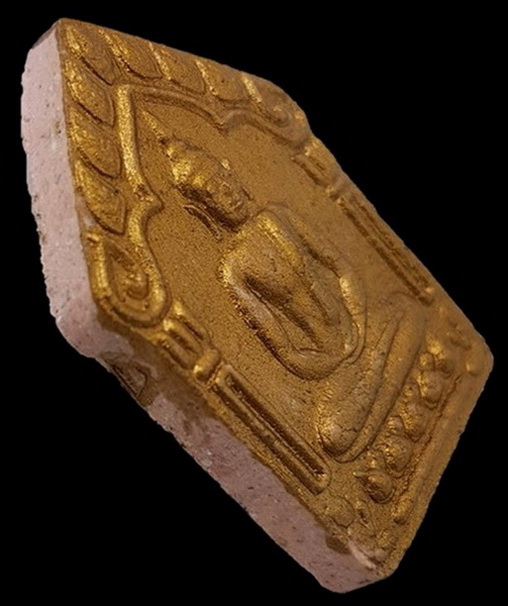 ขุนแผนผ้าป่าปี 46 ผงพรายกุมารเนื้อว่านสบู่เลือดหลังตะกรุดเงินคู่ บล็อคแรก องค์2