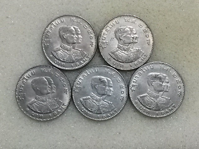 เหรียญ1บาท รัชกาลที่๙ เอเชี่ยนเกมส์ สวยเดิมๆครับ