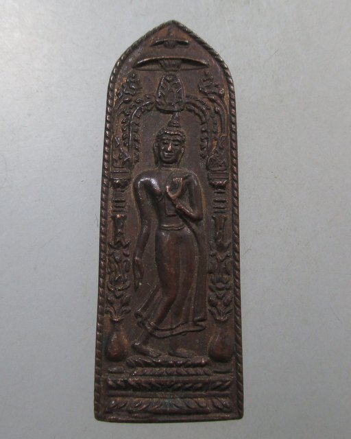 ๒๐  พระลีลากำแพงนิ้ว หนังสือพุทธคุณจัดสร้าง