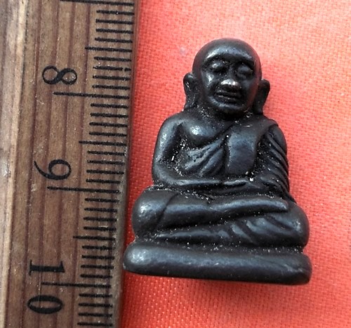 เริ่ม 10 บาท กับ รูปหล่อหลวงพ่อเงิน  …EH610