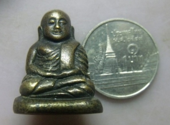 **วัดใจ**รูปเหมือนหลวงพ่อเงิน บางคลาน เนื้อทองผสม**สวยๆ เชิญชมครับ